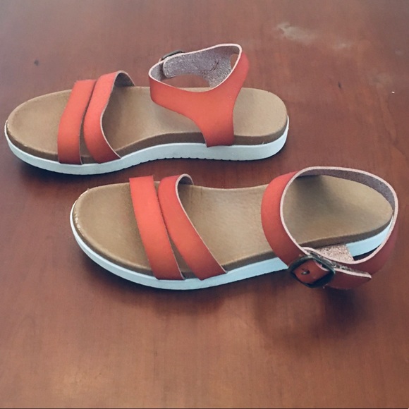 Sandals - Picture 4 of 9